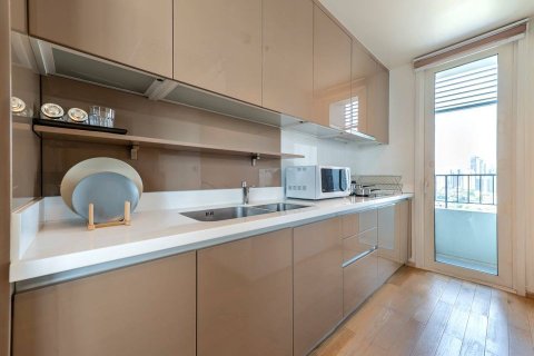 Condo in Bangkok, Thailand, 2 bedrooms  № 143601 - photo 4