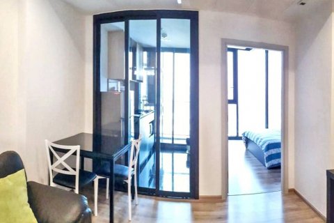 Condo à Chatuchak, Bangkok, Thaïlande, 1 chambre  № 132870 - photo 8