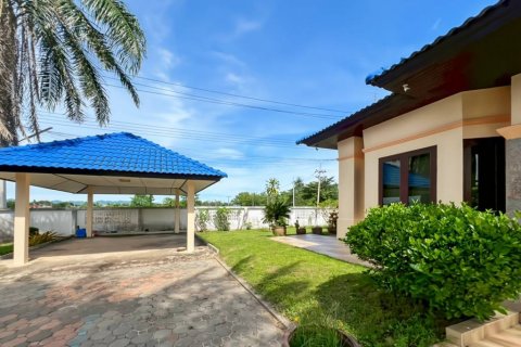 Villa in Hua Hin, Thailand 4 bedrooms № 132866 - photo 9