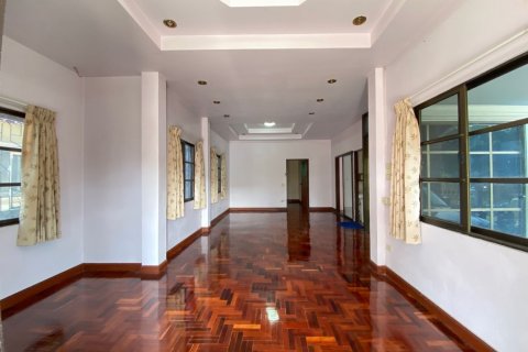 House in Chiang Mai, Thailand 4 bedrooms № 119914 - photo 2