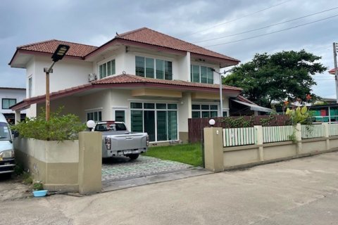 House in Chiang Mai, Thailand 4 bedrooms № 119918 - photo 1