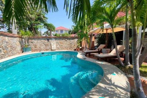 Villa in Pattaya, Thailand 2 bedrooms № 85959 - photo 1