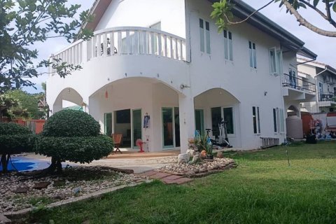 House in Chalong, Thailand 4 bedrooms № 85960 - photo 6