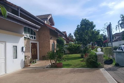 House in Chalong, Thailand 4 bedrooms № 85960 - photo 10