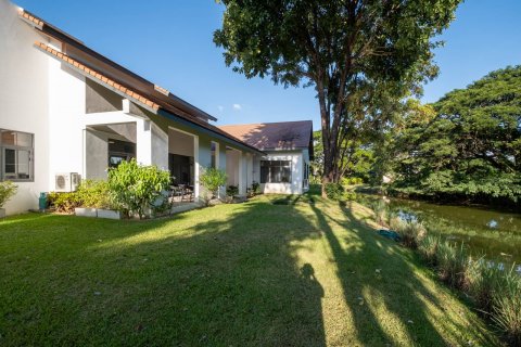 House in Chiang Mai, Thailand 3 bedrooms № 121807 - photo 2