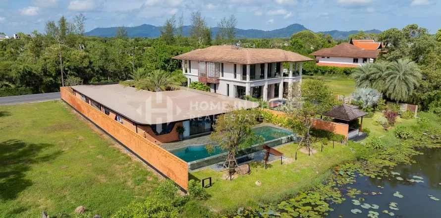House in Phuket, Thailand 4 bedrooms № 131498