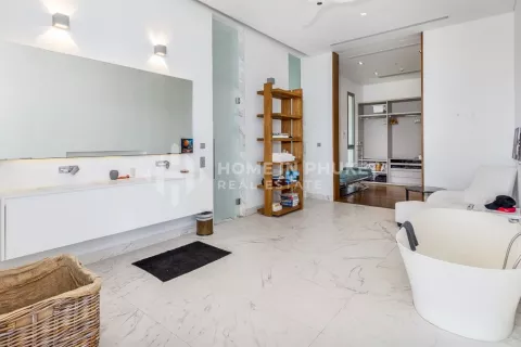 Condo in Phuket, Thailand, 4 bedrooms  № 131502 - photo 27