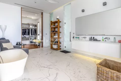 Condo in Phuket, Thailand, 4 bedrooms  № 131502 - photo 16