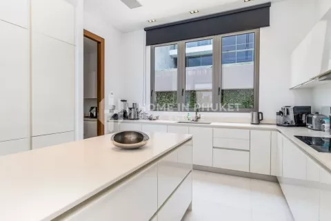 Condo in Phuket, Thailand, 4 bedrooms  № 131502 - photo 12