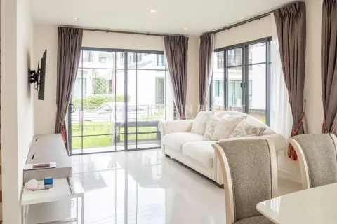 House in Phuket, Thailand 3 bedrooms № 131707 - photo 2