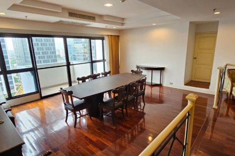 Кондоминиум с 3 спальнями в Ваттхане, Бангкок, Таиланд № 123681 - фото 1