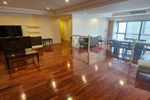 Кондоминиум с 3 спальнями в Ваттхане, Бангкок, Таиланд № 123681 - фото 2