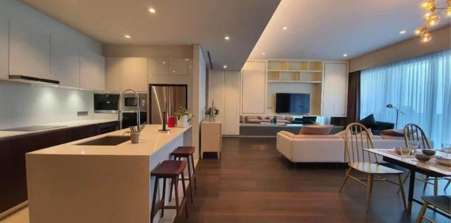 Condo in Watthana, Bangkok, Thailand, 3 bedrooms  № 123684