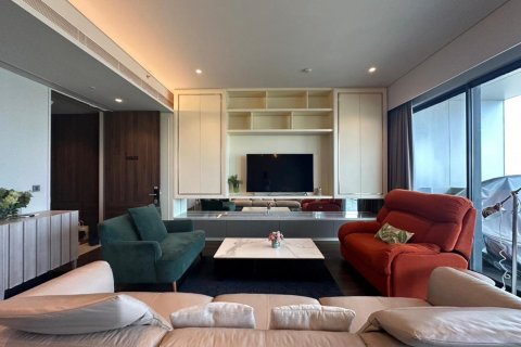 Condo in Watthana, Bangkok, Thailand, 3 bedrooms  № 123685 - photo 2