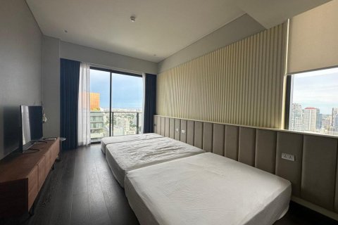 Condo in Watthana, Bangkok, Thailand, 3 bedrooms  № 123685 - photo 9