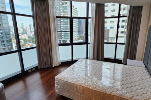 Condo in Watthana, Bangkok, Thailand, 3 bedrooms  № 123682 - photo 10