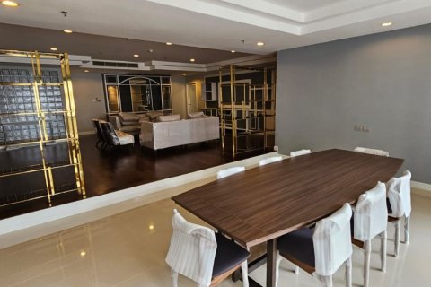 Condo in Watthana, Bangkok, Thailand, 3 bedrooms  № 123682 - photo 6