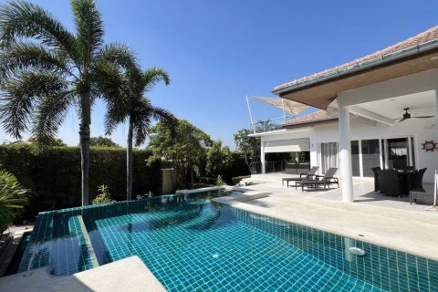 Villa in Hua Hin, Thailand 3 bedrooms № 116014 - photo 2