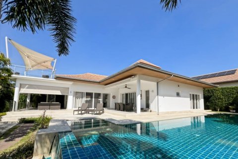 Villa in Hua Hin, Thailand 3 bedrooms № 116014 - photo 1