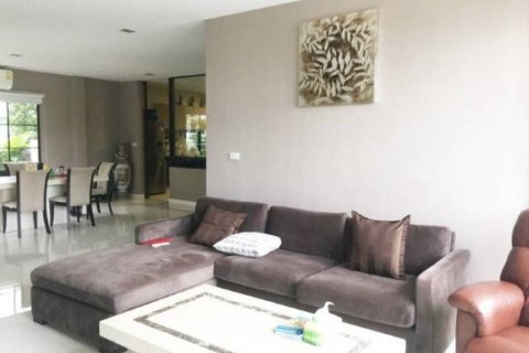 House in Bangkok, Thailand 4 bedrooms № 105234 - photo 4