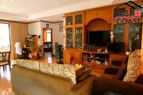 Casa de 3 dormitorios en Pattaya, Tailandia № 213859 - foto 5