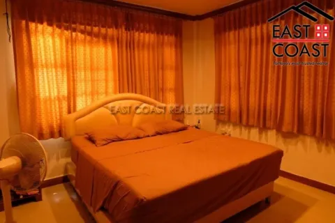 Casa de 3 dormitorios en Pattaya, Tailandia № 213859 - foto 11