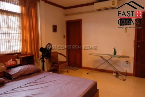 Casa de 3 dormitorios en Pattaya, Tailandia № 213859 - foto 8