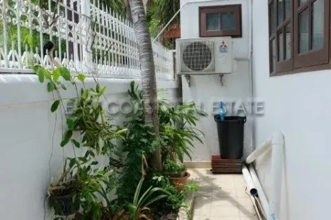 Casa de 3 dormitorios en Pattaya, Tailandia № 213859 - foto 22