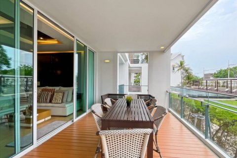 Condo in Hua Hin, Thailand, 2 bedrooms  № 124422 - photo 3