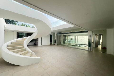 Вилла в Кароне, Таиланд с 8 спальнями  № 126690 - фото 8