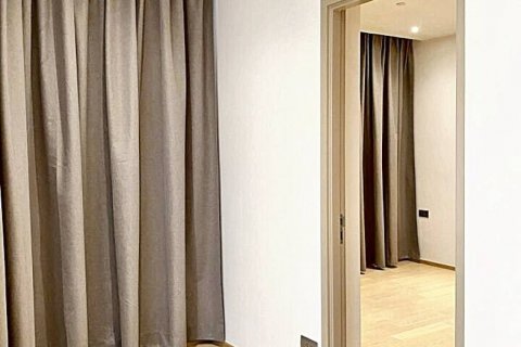 Кондоминиум с 2 спальнями в Дин Даенге, Бангкок, Таиланд № 104599 - фото 4