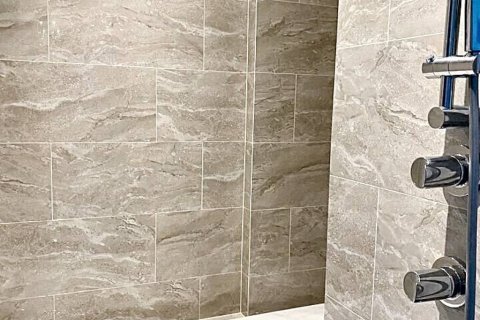 Кондоминиум с 2 спальнями в Дин Даенге, Бангкок, Таиланд № 104599 - фото 9