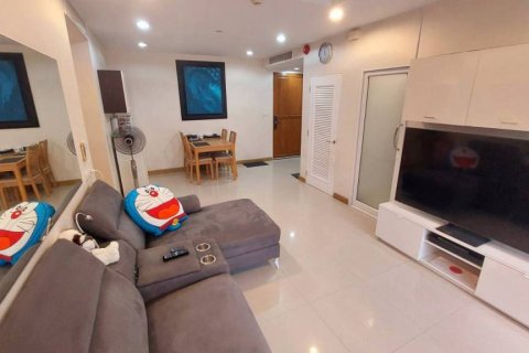 Condo in Bangkok, Thailand, 2 bedrooms  № 132392 - photo 9