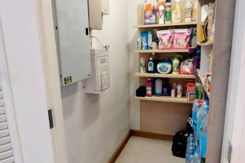 Condo in Bangkok, Thailand, 2 bedrooms  № 132392 - photo 6