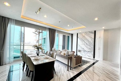 Penthouse in Bangkok, Thailand 3 bedrooms № 85855 - photo 3