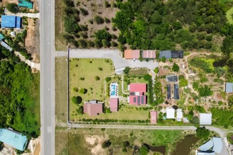 Villa in Hua Hin, Thailand 5 bedrooms № 132443 - photo 9