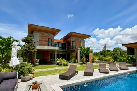 Villa in Hua Hin, Thailand 5 bedrooms № 132443 - photo 10