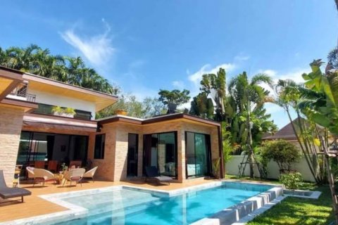 Villa in Rawai, Thailand 4 bedrooms № 132478 - photo 2