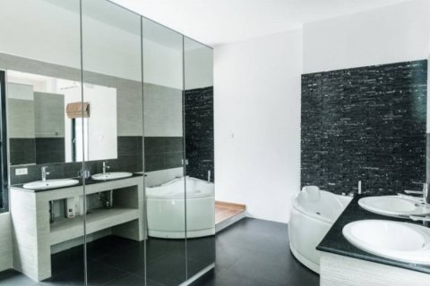 Villa in Pran Buri, Thailand 3 bedrooms № 125792 - photo 5