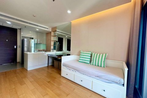 Condo in Ratchathewi, Bangkok, Thailand, 1 bedroom  № 124052 - photo 8