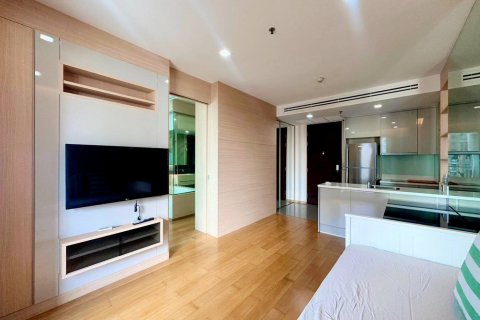 Condo in Ratchathewi, Bangkok, Thailand, 1 bedroom  № 124052 - photo 1