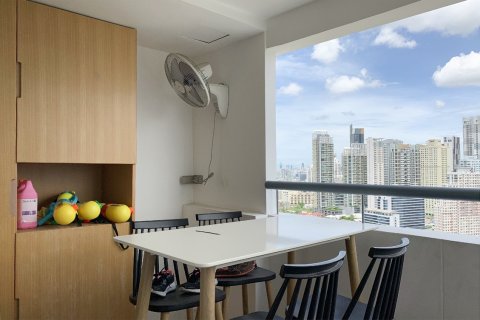 Condo in Khlong Toei, Bangkok, Thailand, 3 bedrooms  № 124048 - photo 15