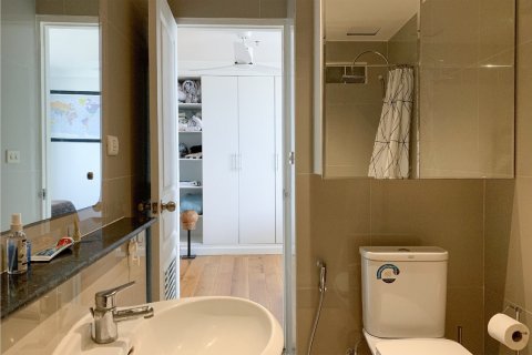 Condo in Khlong Toei, Bangkok, Thailand, 3 bedrooms  № 124048 - photo 9