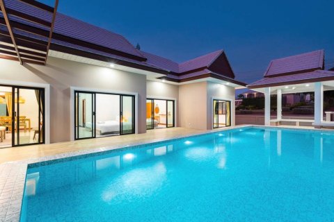 House in Pran Buri, Thailand 3 bedrooms № 104805 - photo 3