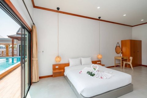 House in Pran Buri, Thailand 3 bedrooms № 104805 - photo 10