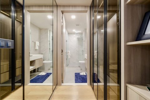 Condo in Watthana, Bangkok, Thailand, 3 bedrooms  № 132282 - photo 3