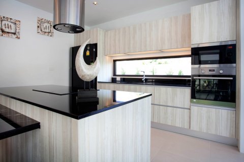 Villa in Phuket, Thailand 3 bedrooms № 132281 - photo 6