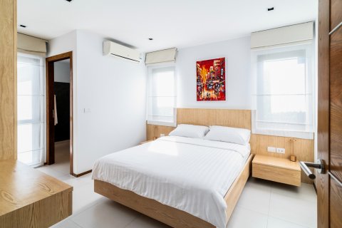Villa in Phuket, Thailand 3 bedrooms № 132281 - photo 20