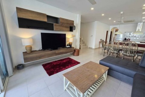 Villa in Kathu, Thailand 4 bedrooms № 124389 - photo 4