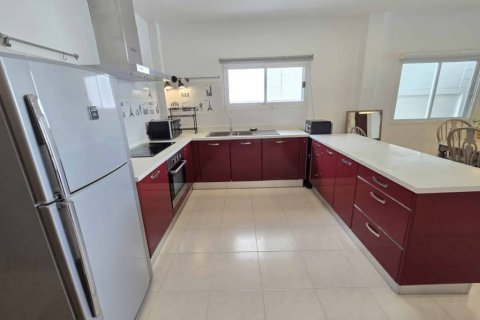 Villa in Kathu, Thailand 4 bedrooms № 124389 - photo 2